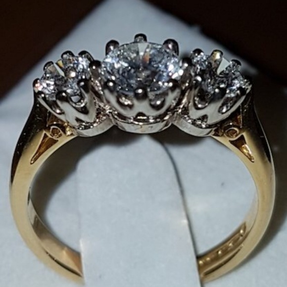 Diamond ring - Picture 2 of 2